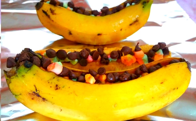 Breakfast and Dessert in One - Cereals With Grilled Bananas