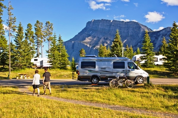 Tunnel Mountain Campground